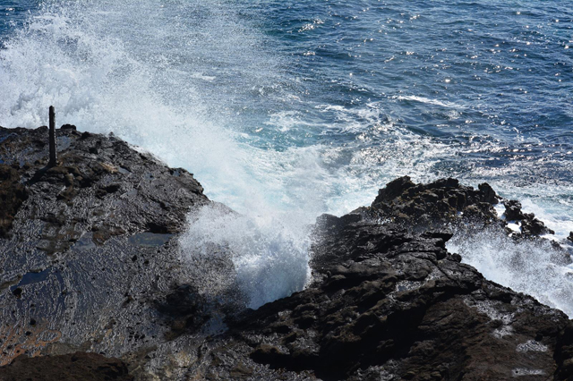 ブローホール（潮吹き岩）